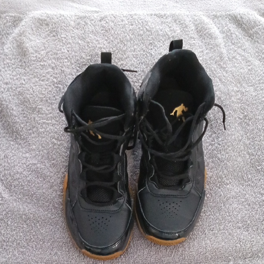 AND1 Mens Sneakers in Black and Gold